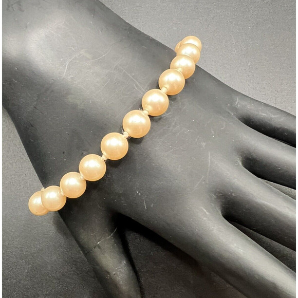 Vintage Monet Simulated Pearl Bracelet Hand Knotted Single Strand Box Clasp - Picture 1 of 6